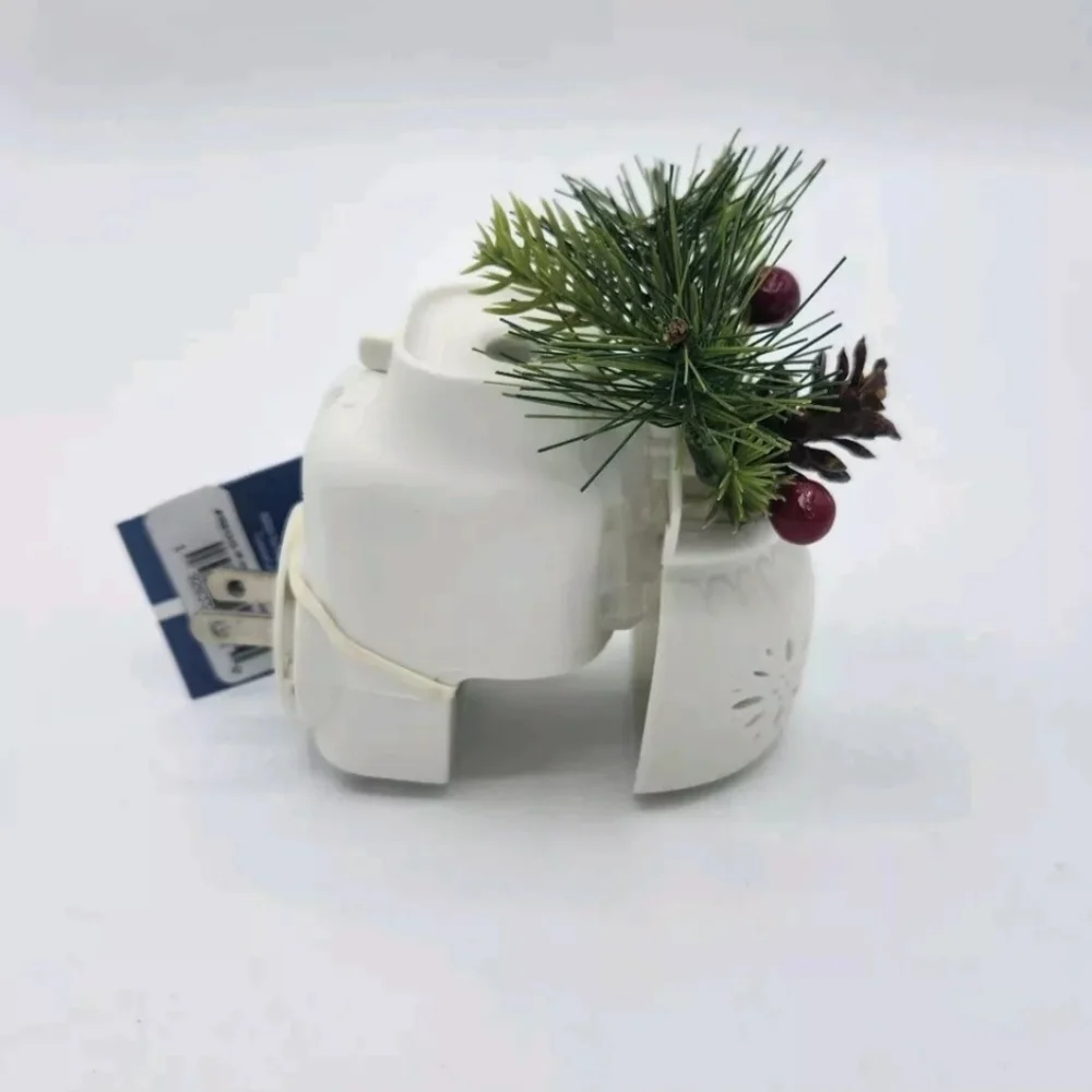 Yankee Candle Scent Plug Diffuser Light Sensor Christmas Holly Pinecone Light Up